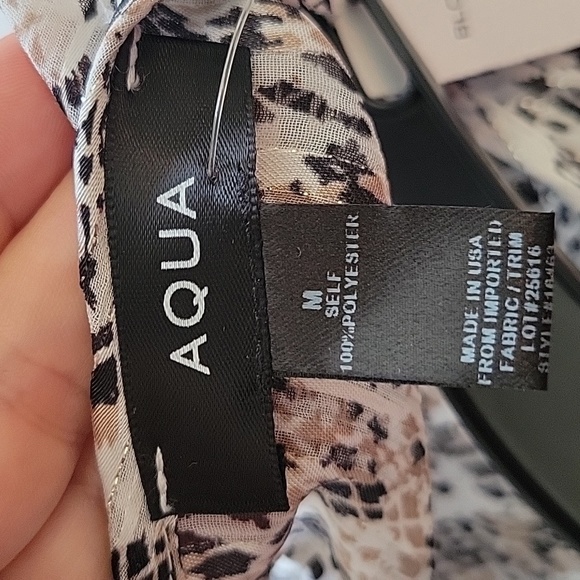 AQUA BY BLOOMINGDALE'S NUDE MULTICOLOR METALLIC BLOUSE Size M - Picture 9 of 12